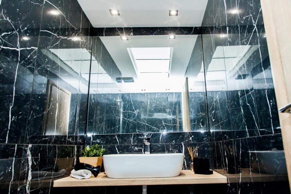 Contemporary And Chic Apartment In Central אתונה מראה חיצוני תמונה